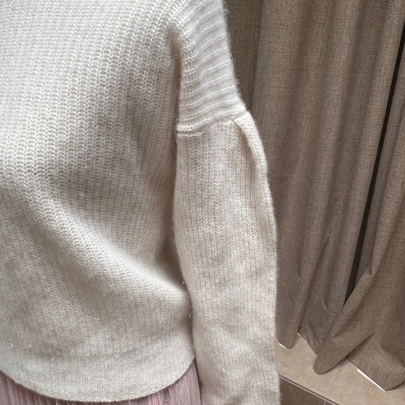 NO NAME (Neiman Marcus) WHITE RIBBED CASHMERE — SIZE M- NWT - Picture 3 of 5